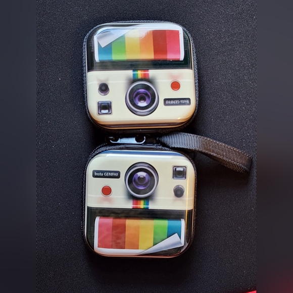 Polaroid Earbud Case - Picture 2 of 3